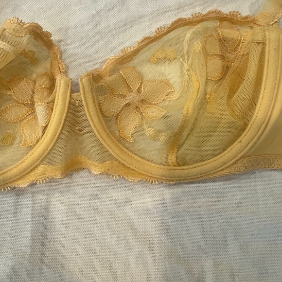 Simone Perele Yellow Lace Unerwire Bra 32D - Picture 8 of 9